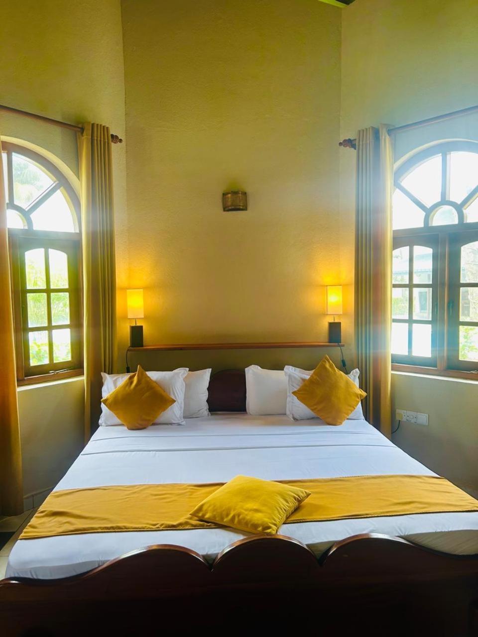 Crystal Villa เวลิกามา ภายนอก รูปภาพ