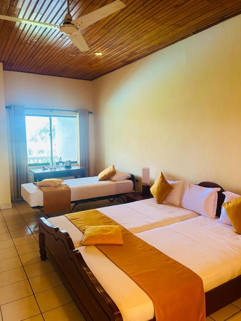 Crystal Villa เวลิกามา ภายนอก รูปภาพ
